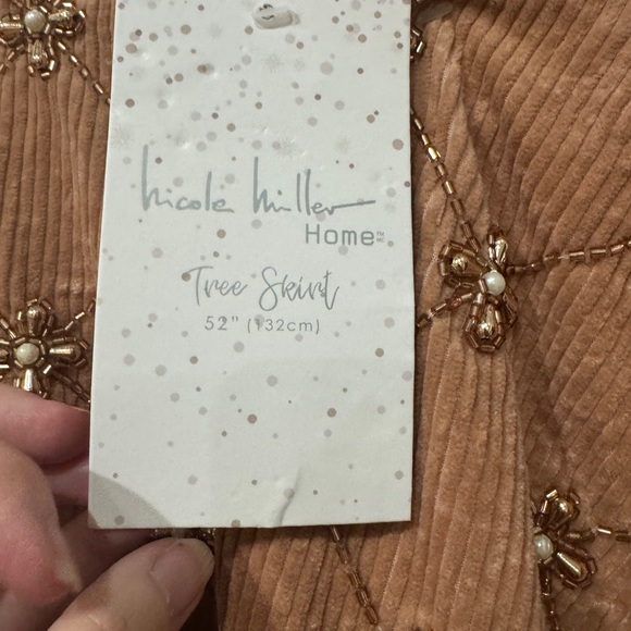 Nicole Miller Christmas tree skirt - Picture 3 of 6